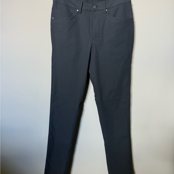 Lululemon warp streme pant. Worn once and outgrew. Perfect new condition. - Picture 4 of 7